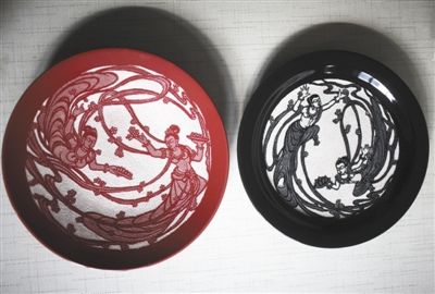 茅子芳的刻瓷作品《飛天》。